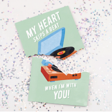 Надоедливая музыкальная открытка СЛУШАЙ СВОЕ СЕРДЦЕ с глиттером (блестками) на День Святого Валентина